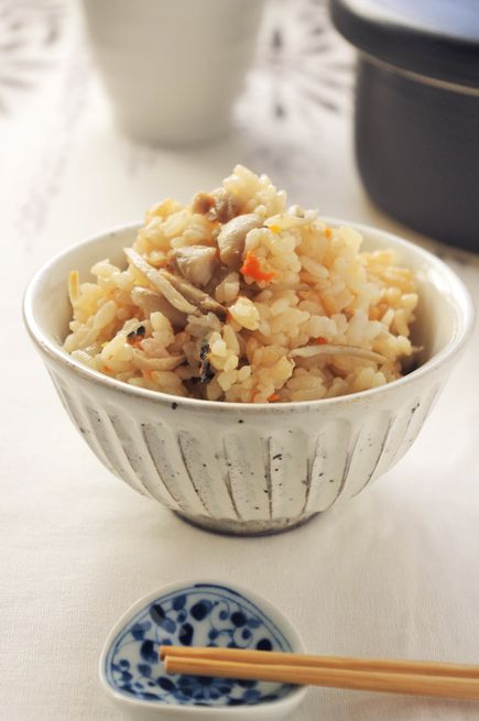 炊飯器に入れるだけ 鶏ごぼうご飯 Cafeごはん ときどきおやつ 炊飯器に入れるだけ 鶏ごぼうご飯 Cafeごはん ときどきおやつ