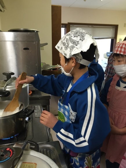 『大豆の加工してみたよ!!』服間小学校3年生の皆さん_e0061225_11554993.jpg