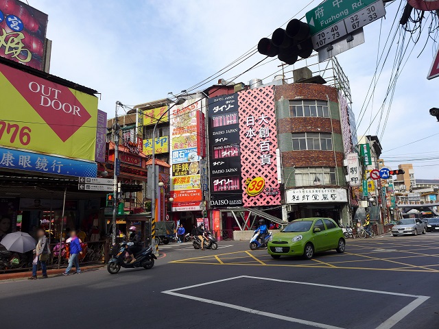 e0303726_1636395.jpg