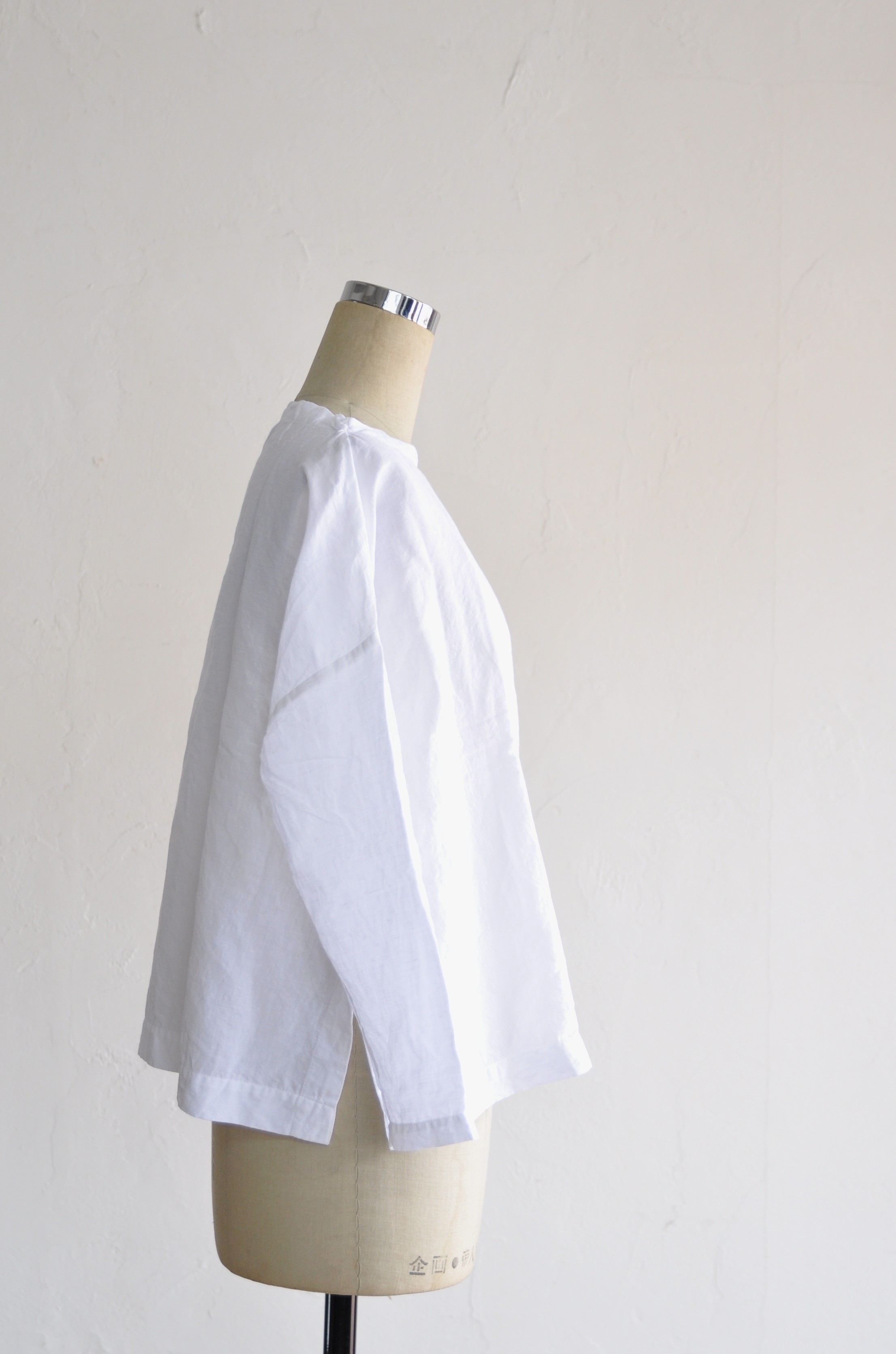  j u j u d h a u　BOAT NECK(LINEN COTTON WHITE)_d0120442_21554543.jpg