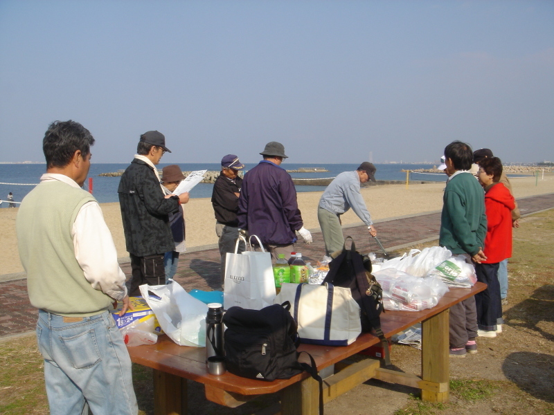 親睦会…「バーベキューを食べて元気になろう！」   　ｂｙ　　うみべの森を育てる会_c0108460_17551038.jpg