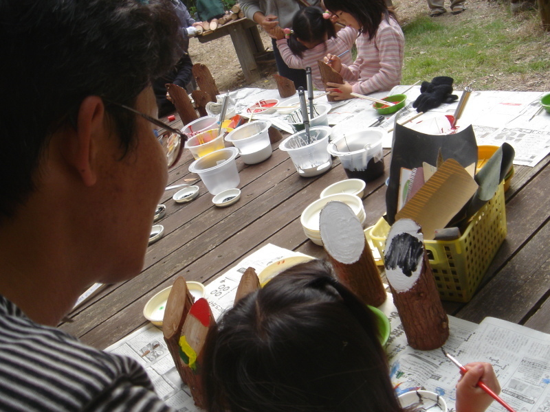 2005:丸太を切ってサンタを作ろう!! in うみべの森_c0108460_22030620.jpg