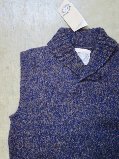 今時期~◎ Jamieson\'s ・・・ Shawlカラー MELANGE WOOL VEST!★!_d0152280_6302131.jpg