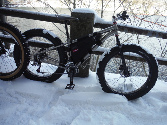 ファットバイクで雪遊び 2015年2月_c0132901_17535746.jpg