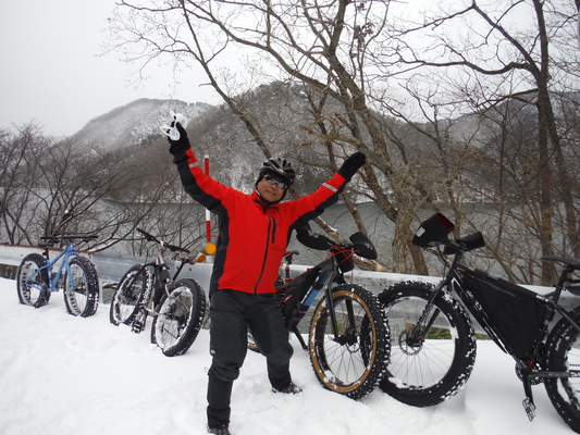 ファットバイクで雪遊び 2015年2月_c0132901_17554113.jpg