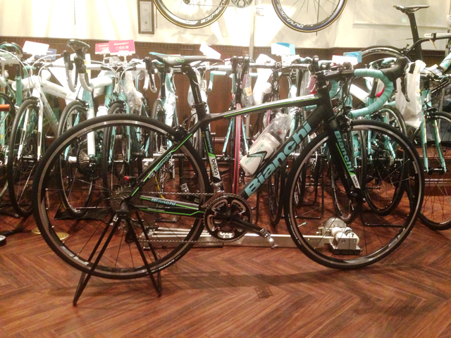 【チャリ】Bianchi Via Nirone7 \"Team Belkin\"_a0293131_2339546.jpg