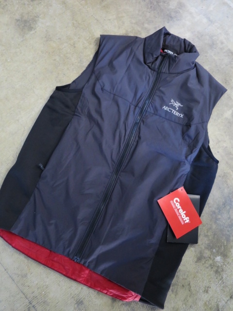 ARK\'TERYX より・・・お初、人気のATOM のVEST 版・登場です!♪!_d0152280_19195368.jpg