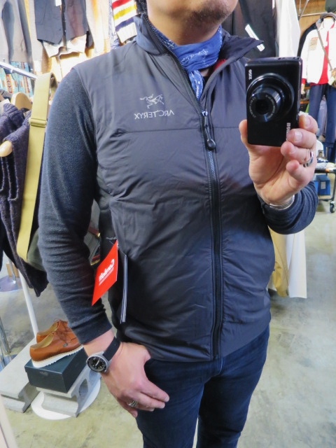 ARK\'TERYX より・・・お初、人気のATOM のVEST 版・登場です!♪!_d0152280_19222161.jpg