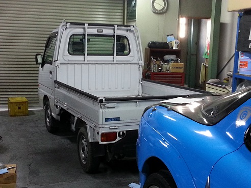 週明けは 軽カー車検が続いてます♪_b0138552_20311955.jpg