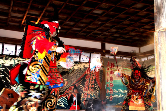 15節分祭3 松尾大社 石見神楽_e0048413_2045176.jpg