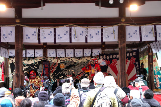 15節分祭3 松尾大社 石見神楽_e0048413_205315.jpg