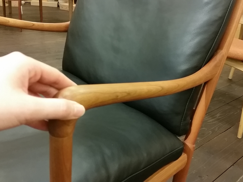 Cafeらぼvol.4 限定展示Carl Hansen&Son家具が到着です。_b0211845_17504476.jpg