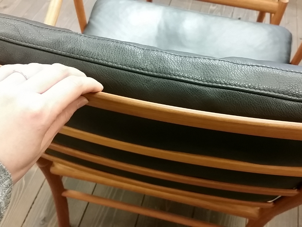 Cafeらぼvol.4 限定展示Carl Hansen&Son家具が到着です。_b0211845_1823389.jpg