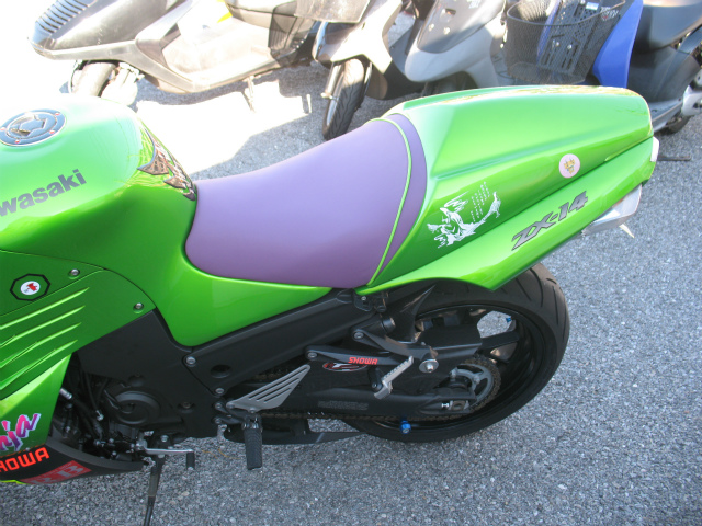 ZX-14にバイクザシートインサイド_e0114857_19555370.jpg