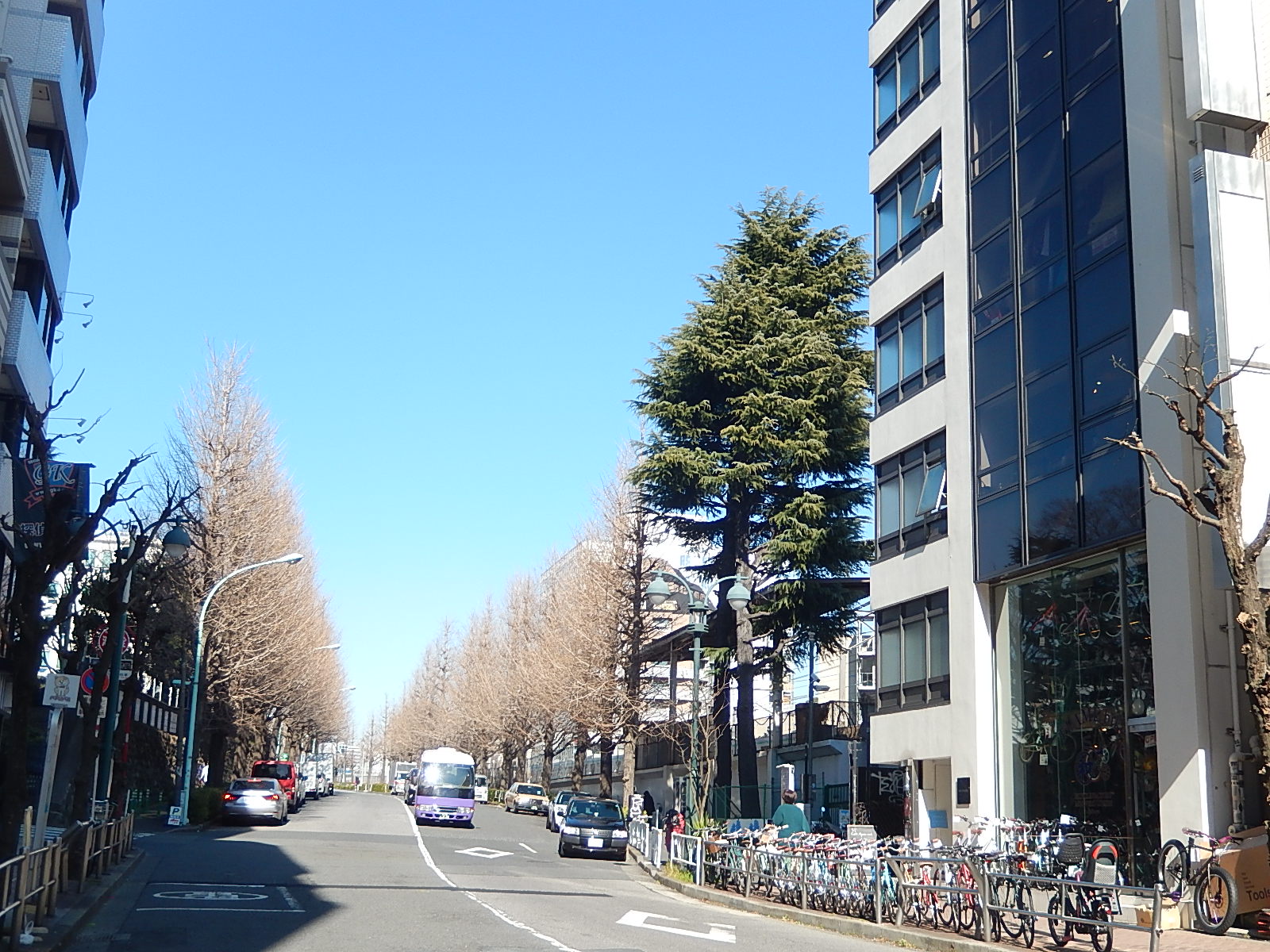 2月3日　渋谷　原宿　の自転車屋　FLAME bike前です_e0188759_1601021.jpg