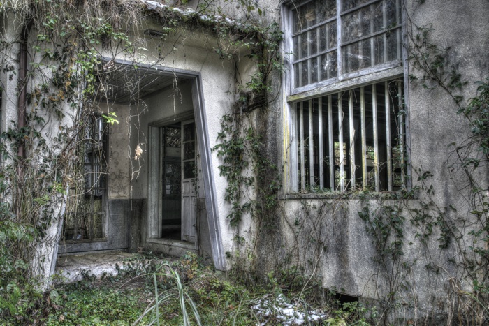 Y町立●中学校跡-体育館_e0135098_6451052.jpg