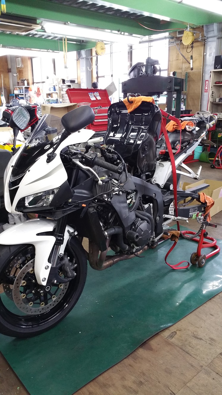 CBR600RR(\'07) セミフル化と……_e0114857_19194279.jpg