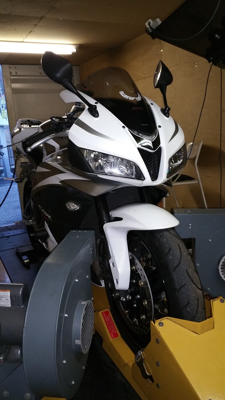 CBR600RR(\'07) セミフル化と……_e0114857_1928248.jpg