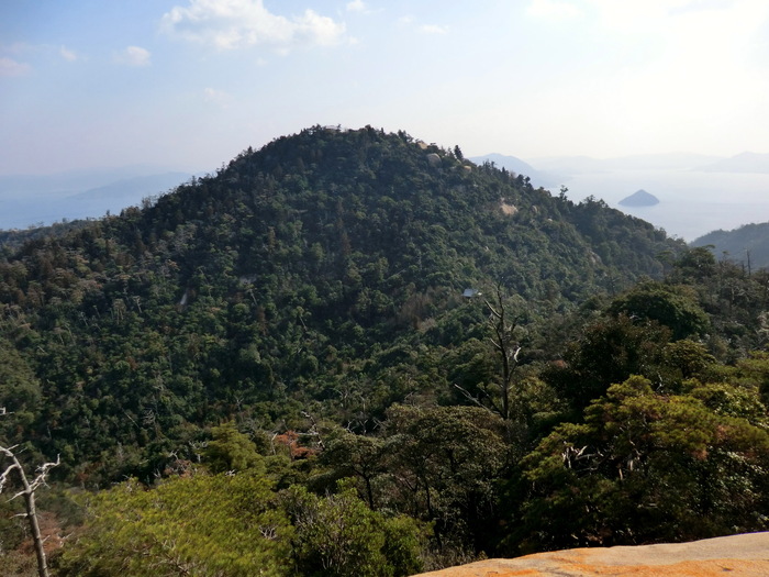 No375 初登りは広島・宮島の二つの三角点弥山_b0185573_117212.jpg