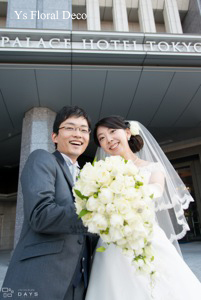 白バラのキャスケードブーケ パレスホテル東京さんへ_b0113510_18493492.jpg