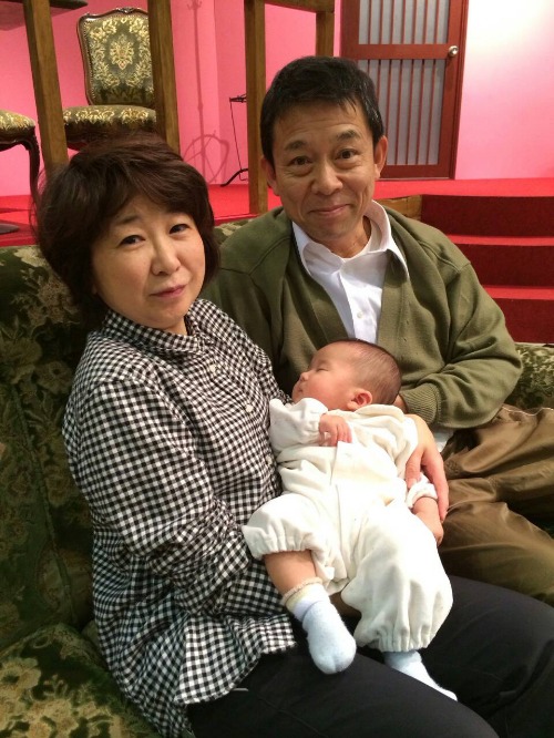 上手に笑えないまさこさん のまさこさんこと、谷部聖子ちゃんが、赤ちゃんと稽古場に~~~□_a0163623_0194742.jpg