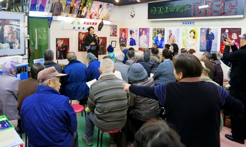 花板・発売記念ミニライブ・文化堂楽器店_b0083801_02291551.jpg