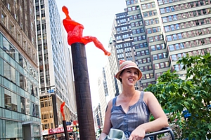 女性美あふれるNYの街角アート作品 REACH sculpture by Joan Benefiel_b0007805_491817.jpg