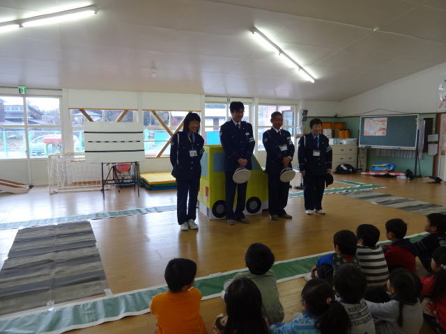 交通安全教室がありました!_d0166047_12312351.jpg