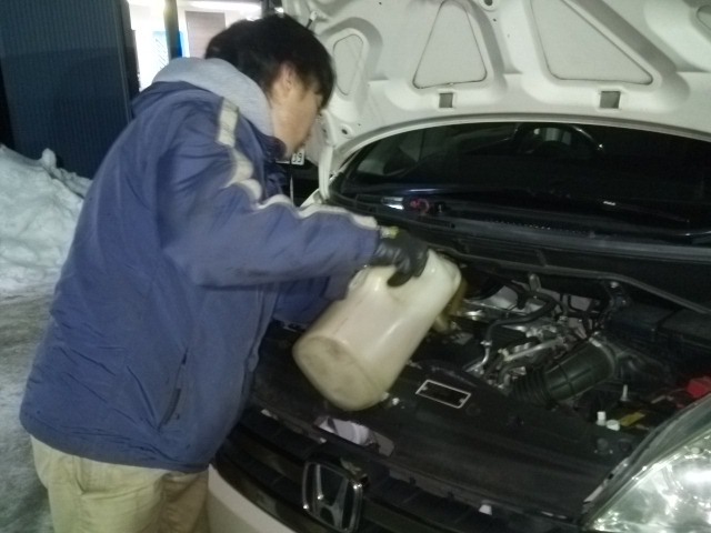 ★セレナ待望のお納車とさせて頂きました!!★(伏古店)_c0161601_19224227.jpg