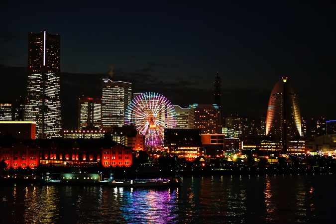 横浜港の大桟橋からの夜景_a0263109_1124144.jpg