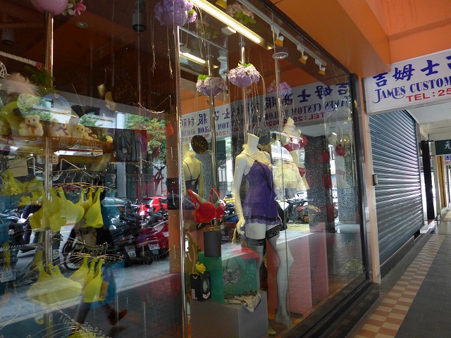 e0303726_1691717.jpg
