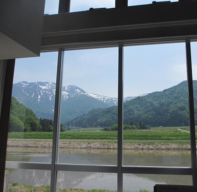 No.68］いま越後を想う（8）― トミオカホワイトの世界 ― : Towards