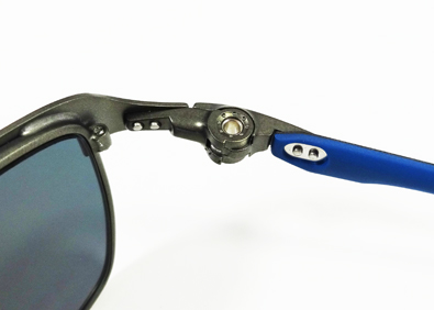 OAKLEYカーボンファイバー搭載新作ハーフリムサングラスTINFOIL CARBON(ティンフォイル カーボン)入荷!_c0003493_9493480.jpg