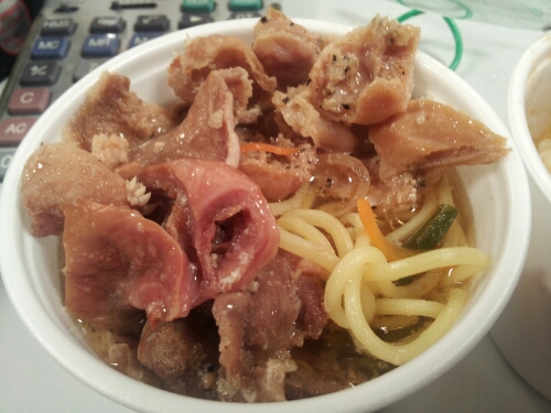 木村店長の振る舞い昼飯。_d0164343_8327100.jpg