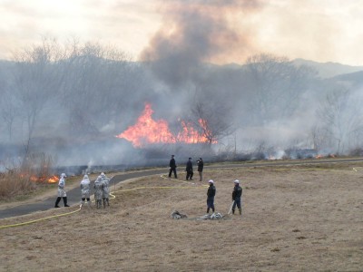 多摩川河川敷の火事 12年2月 多摩の中ほど 多摩川河川敷の火事 12年2月 多摩の中ほど