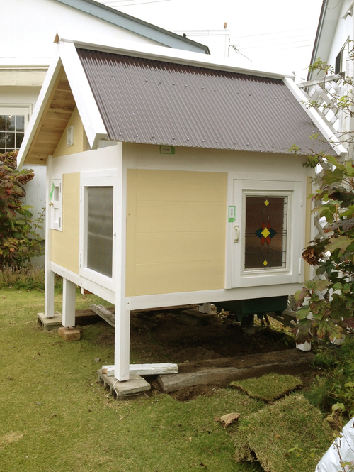 あひる小屋の組み立て〜♪_f0134191_17552181.jpg