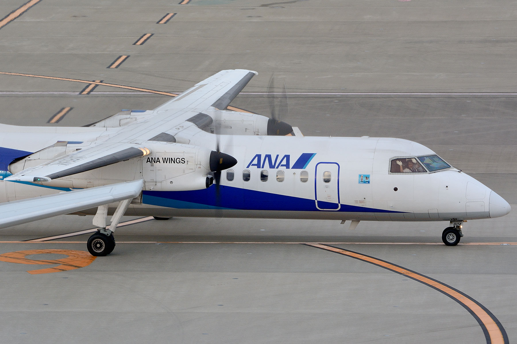 Bombardier DHC-8-Q300 Dash 8 / JA804K - 最終運航日 - : SKY Bombardier DHC-8-Q300 Dash 8 / JA804K - 最終運航日 - : SKY