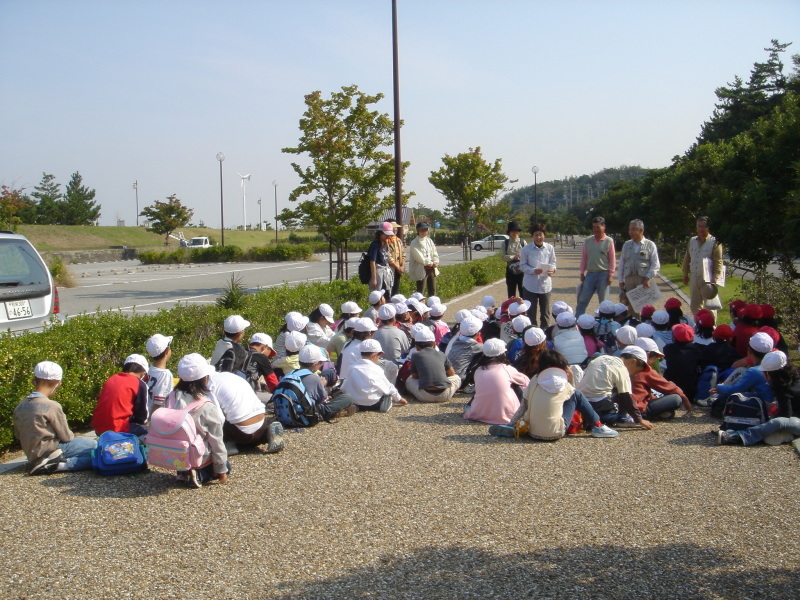 小学校遠足ダブルサポート（淡輪小学校・鳴滝小学校）　　in　　うみべの森　_c0108460_22105958.jpg