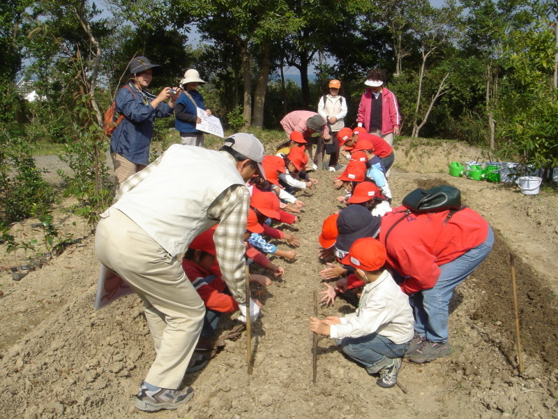 小学校遠足ダブルサポート in うみべの森_c0108460_22185996.jpg