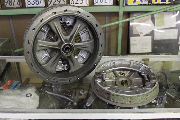 ドラムブレーキ色々。 : Bat Motorcycles Italian