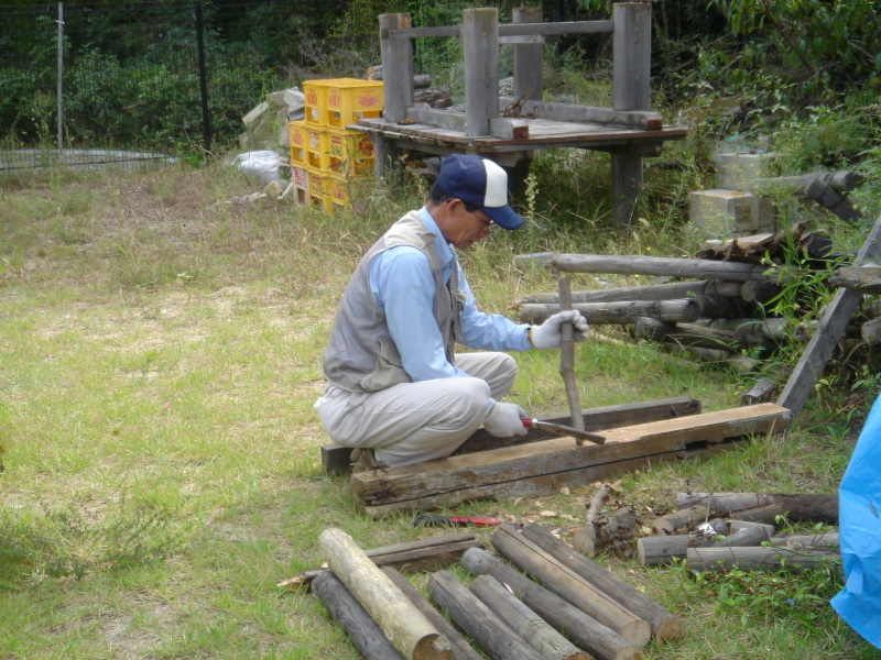 山道の階段補修　　in　　うみべの森_c0108460_02191577.jpg