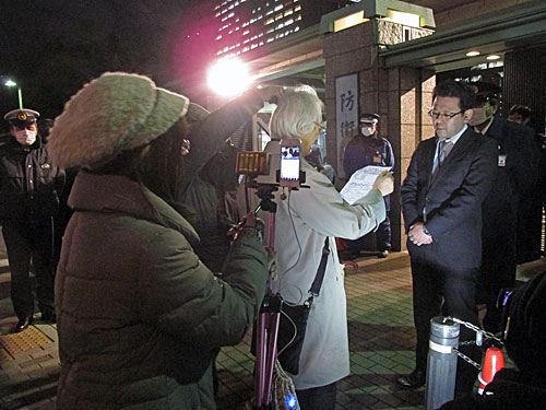 辺野古実月例防衛省前抗議行動_a0188487_155352.jpg