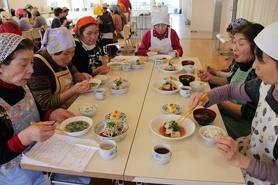 戸板女性学級　第５回　調理実習「地元産野菜で料理をつくる」_b0114193_10404449.jpg