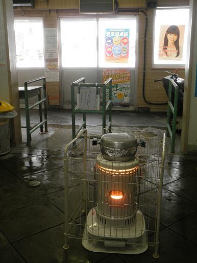会津高原駅にて_f0172547_21370378.jpg