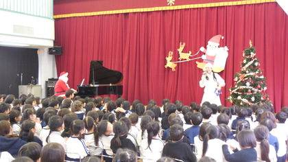 大阪音楽大学附属幼稚園 豊中市 にサンタさん訪問 ギュラ みゆきのダイアリー 大阪音楽大学附属幼稚園 豊中市 にサンタさん訪問 ギュラ みゆきのダイアリー