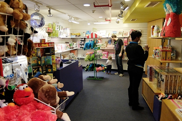 子ども博物館のミュージアム・ショップで日本の品々販売中_b0007805_10554428.jpg