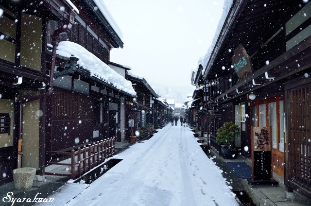 高山三之町、雪の朝_e0207641_21172136.jpg