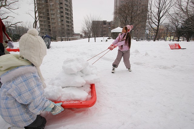 おとどけアート 山鼻小学校×持田敦子 「雪山をもっと、」_a0062127_16435137.jpg