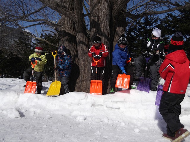 おとどけアート 山鼻小学校×持田敦子 「雪山をもっと、」_a0062127_852359.jpg