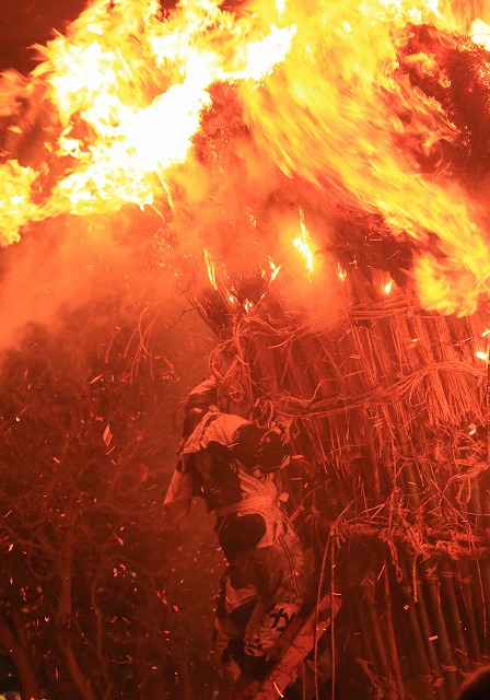 鳥羽の火祭り_f0288049_23243469.jpg